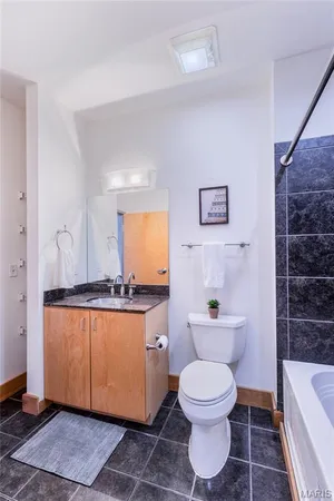 $145,000 | 2323 Locust Street, Unit 411, St. Louis, MO 63103