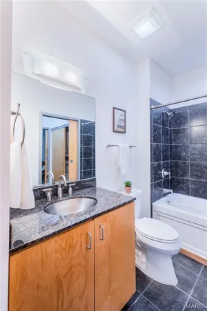 $145,000 | 2323 Locust Street, Unit 411, St. Louis, MO 63103