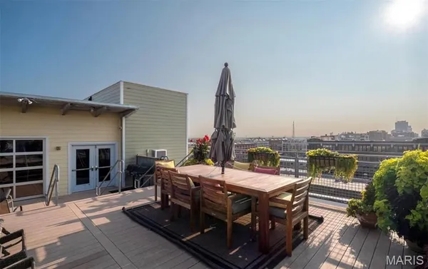 $145,000 | 2323 Locust Street, Unit 411, St. Louis, MO 63103