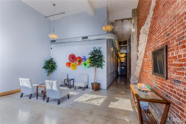 $145,000 | 2323 Locust Street, Unit 411, St. Louis, MO 63103