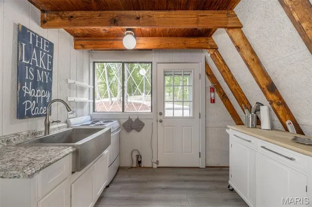 $399,900 | 357 Seebrook Lake Drive, Innsbrook, MO 63390