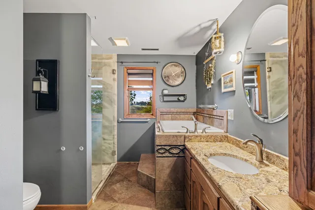 $750,000 | 74500 240th Street, Albert Lea, MN 56007