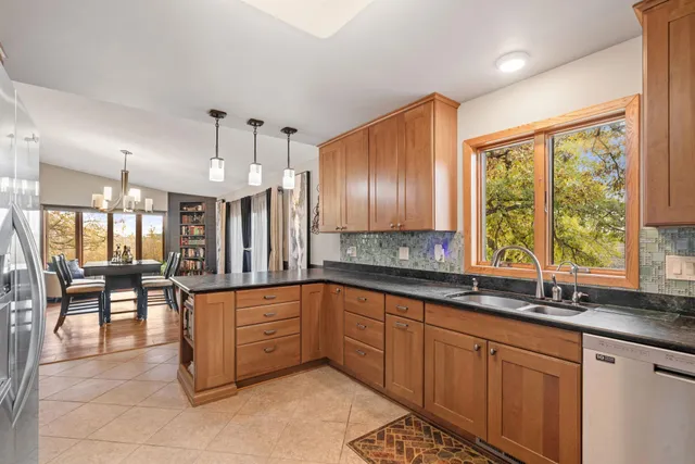 $750,000 | 74500 240th Street, Albert Lea, MN 56007