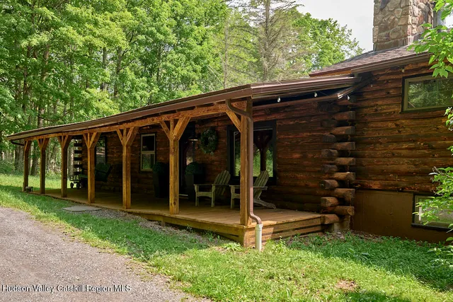 a view of a two house with a yard