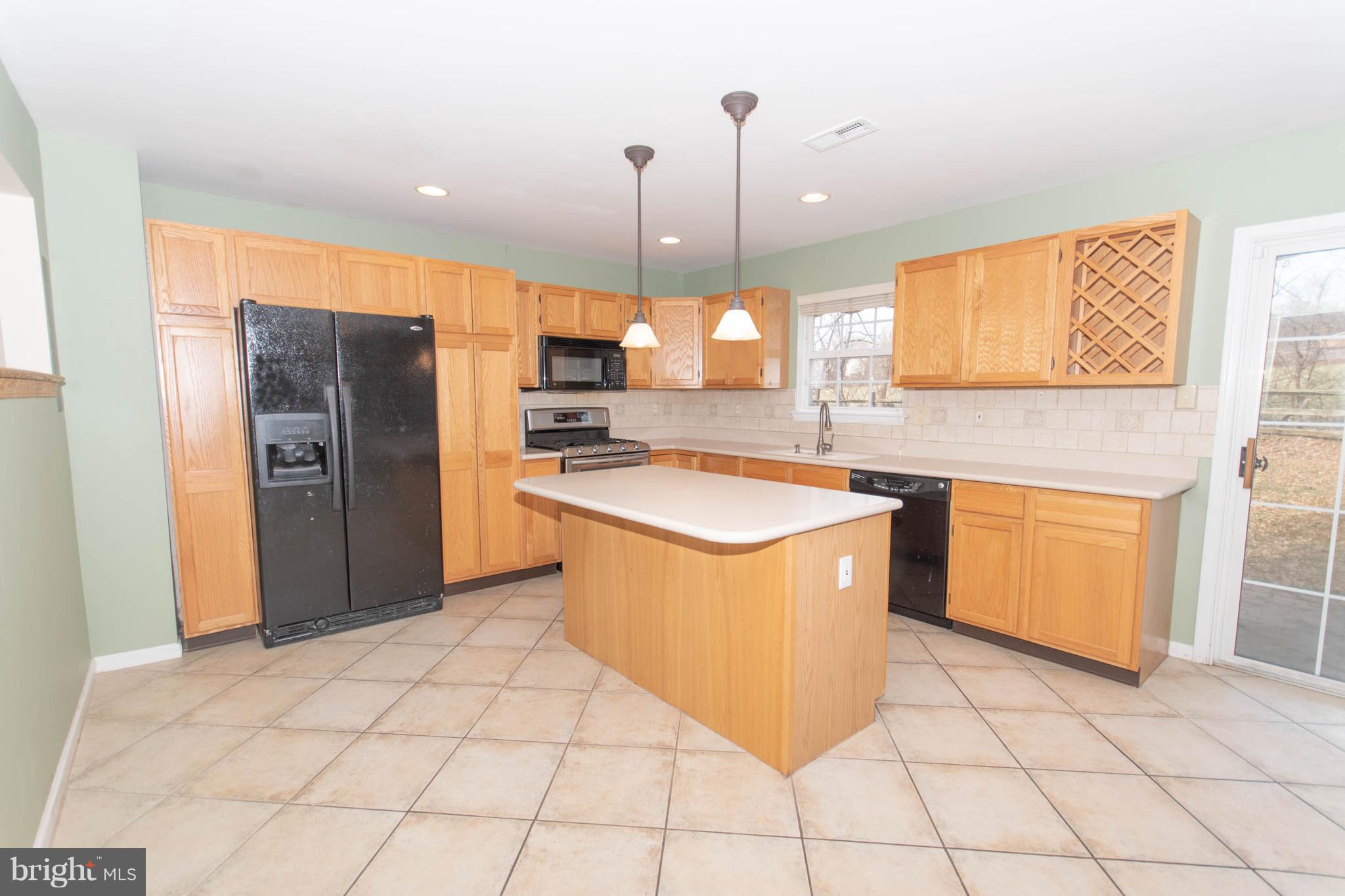 4520 Old Oak Road Doylestown, PA 18902 - Photo 8 of 33 Newer stainless gas stove