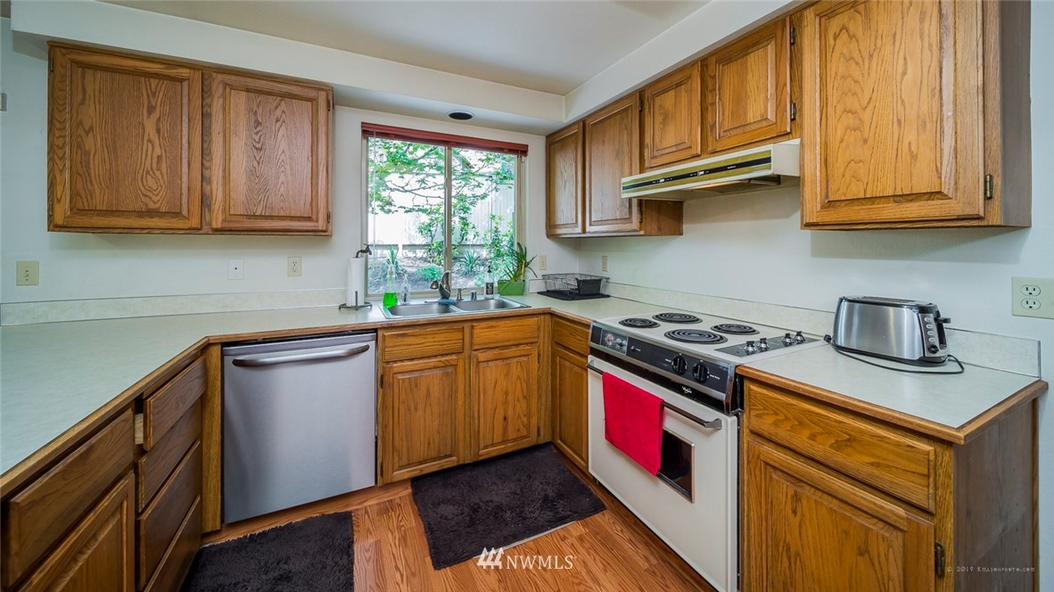 17630 28th Avenue Southeast Bothell, WA 98012 - Photo 11 of 22