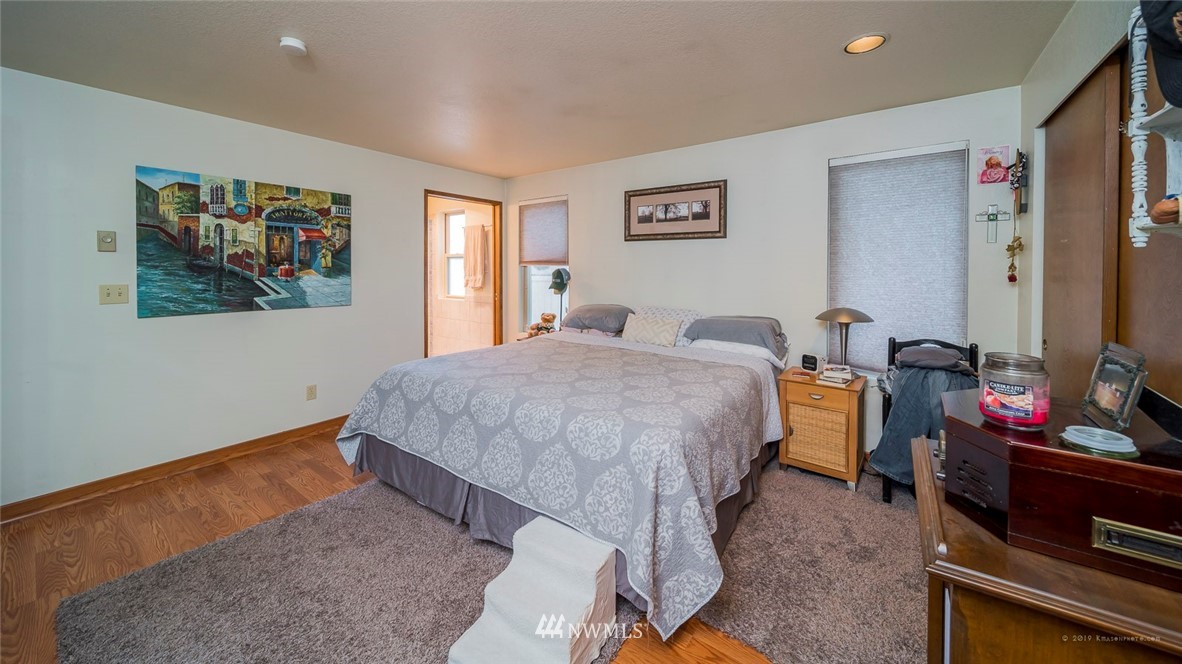17630 28th Avenue Southeast Bothell, WA 98012 - Photo 15 of 22