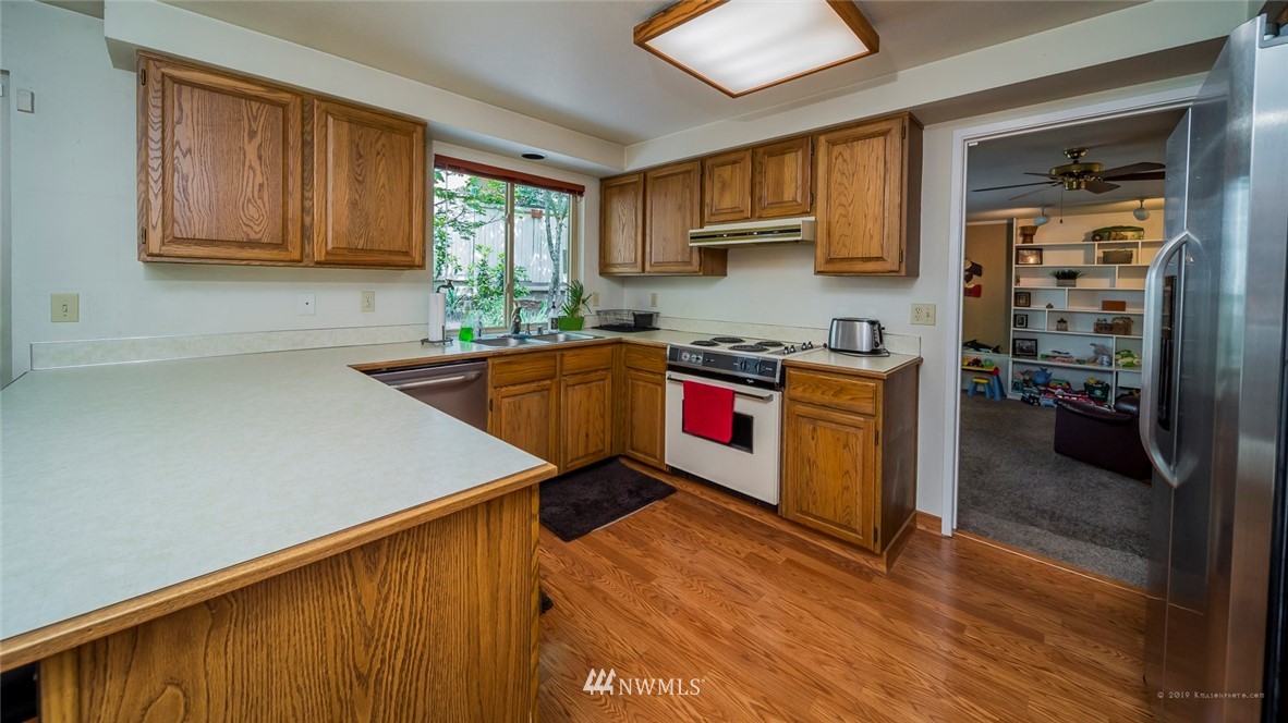 17630 28th Avenue Southeast Bothell, WA 98012 - Photo 10 of 22