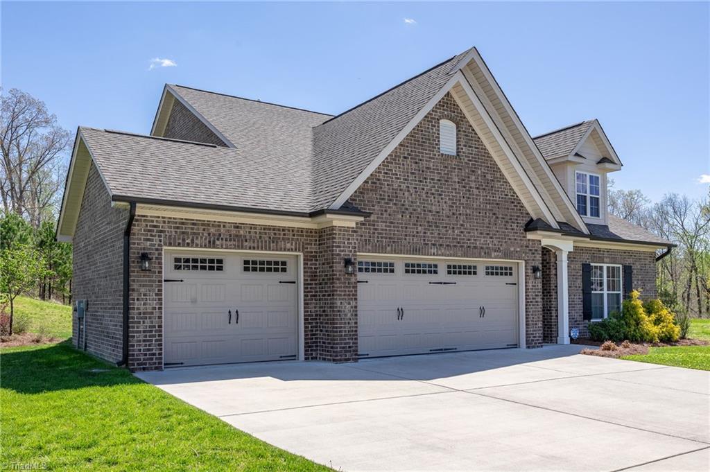 2806 Fallin Court High Point, NC 27262 - Photo 2 of 43 Gallery Image 2