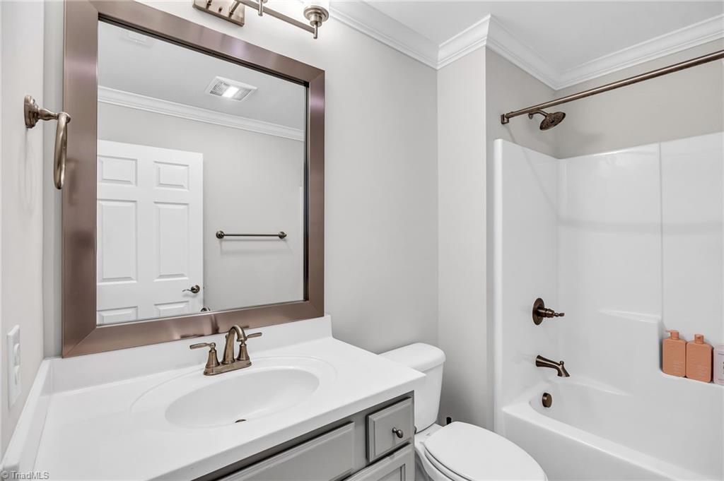2806 Fallin Court High Point, NC 27262 - Photo 34 of 43 Gallery Image 34