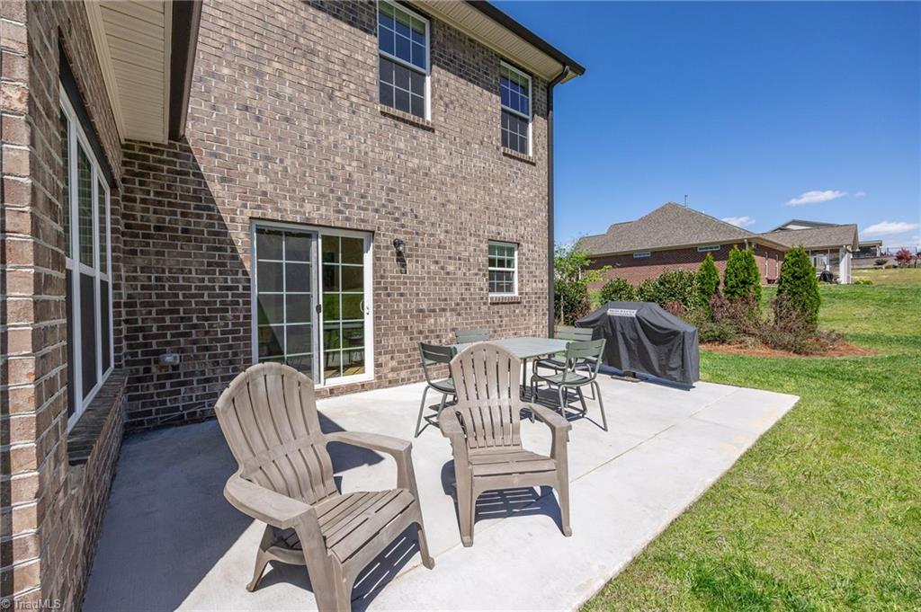 2806 Fallin Court High Point, NC 27262 - Photo 36 of 43 Gallery Image 36