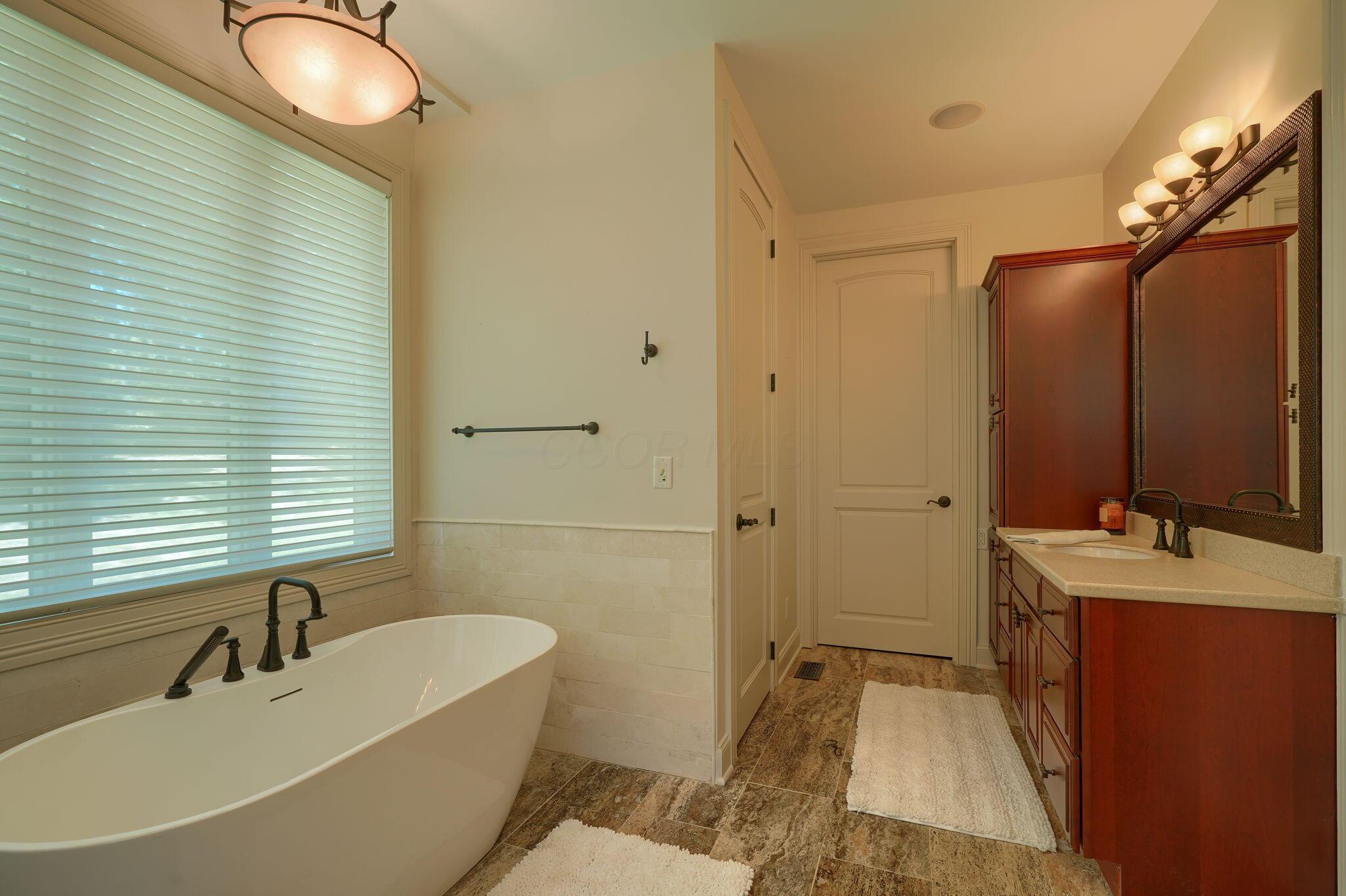 9405 4 Mile Road Jackson, OH 45640 - Photo 40 of 66 40. Primary Bath (3)