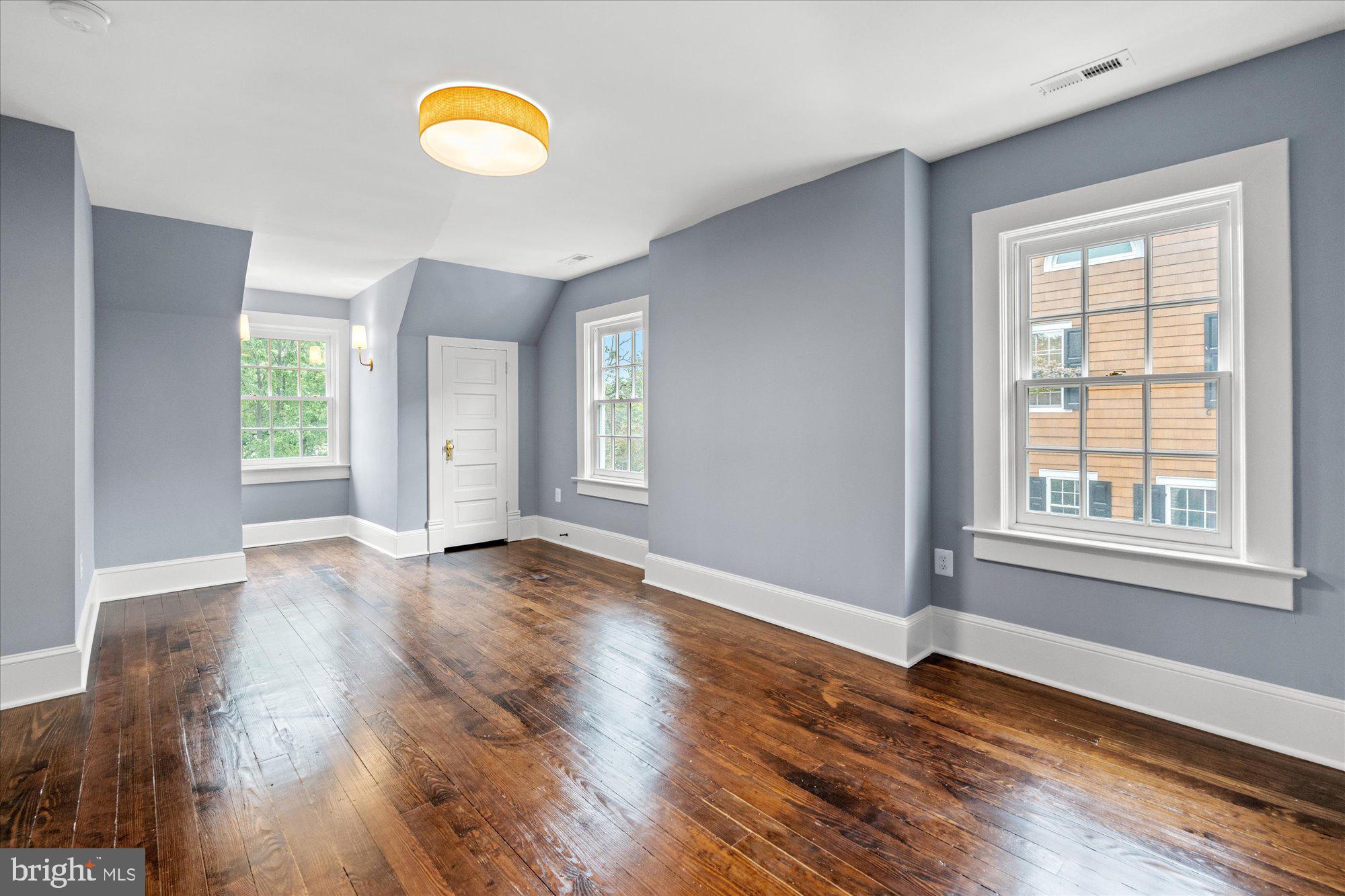 1504 Russell Road Alexandria, VA 22301 - Photo 17 of 27