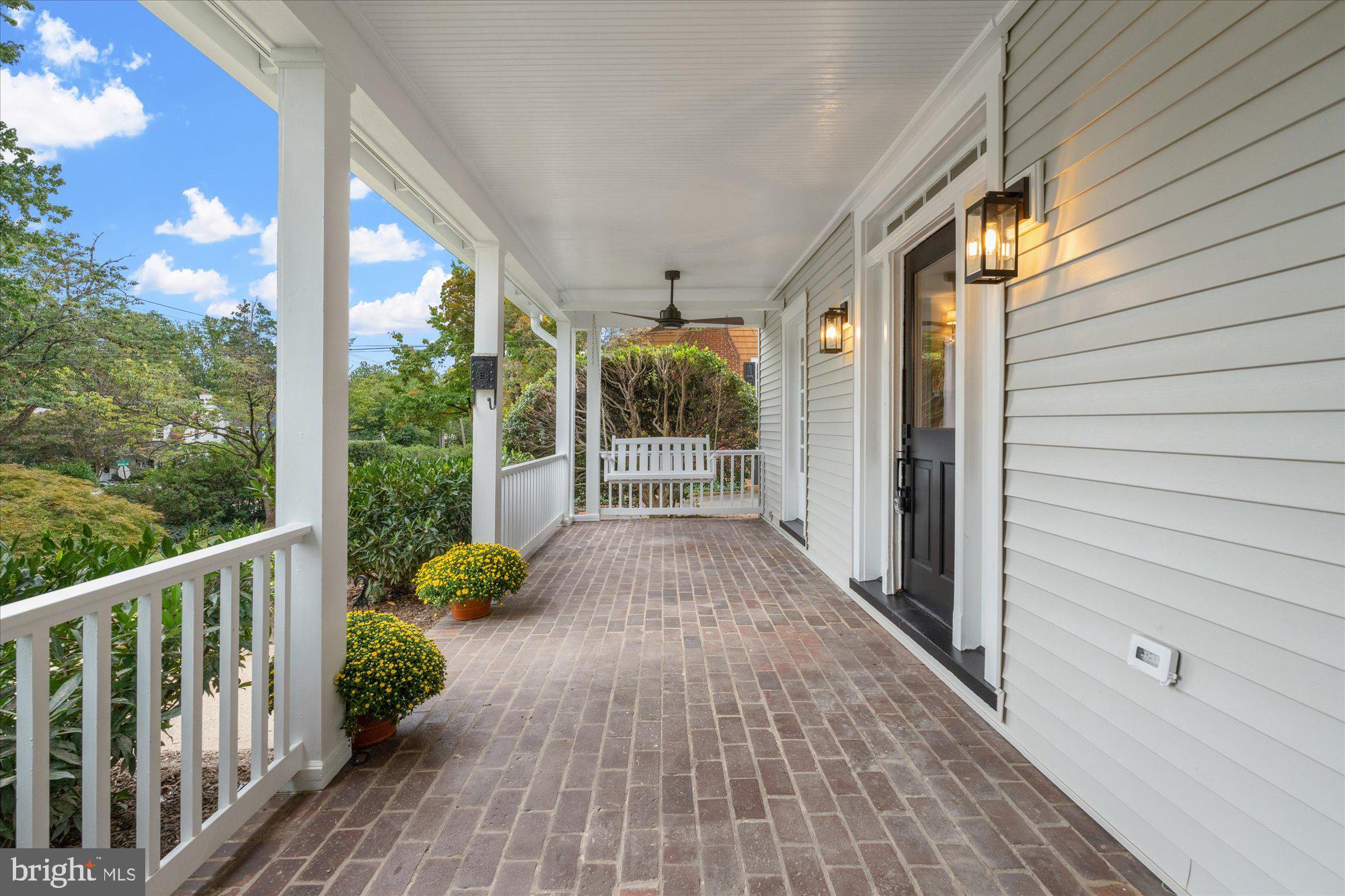 1504 Russell Road Alexandria, VA 22301 - Photo 2 of 27