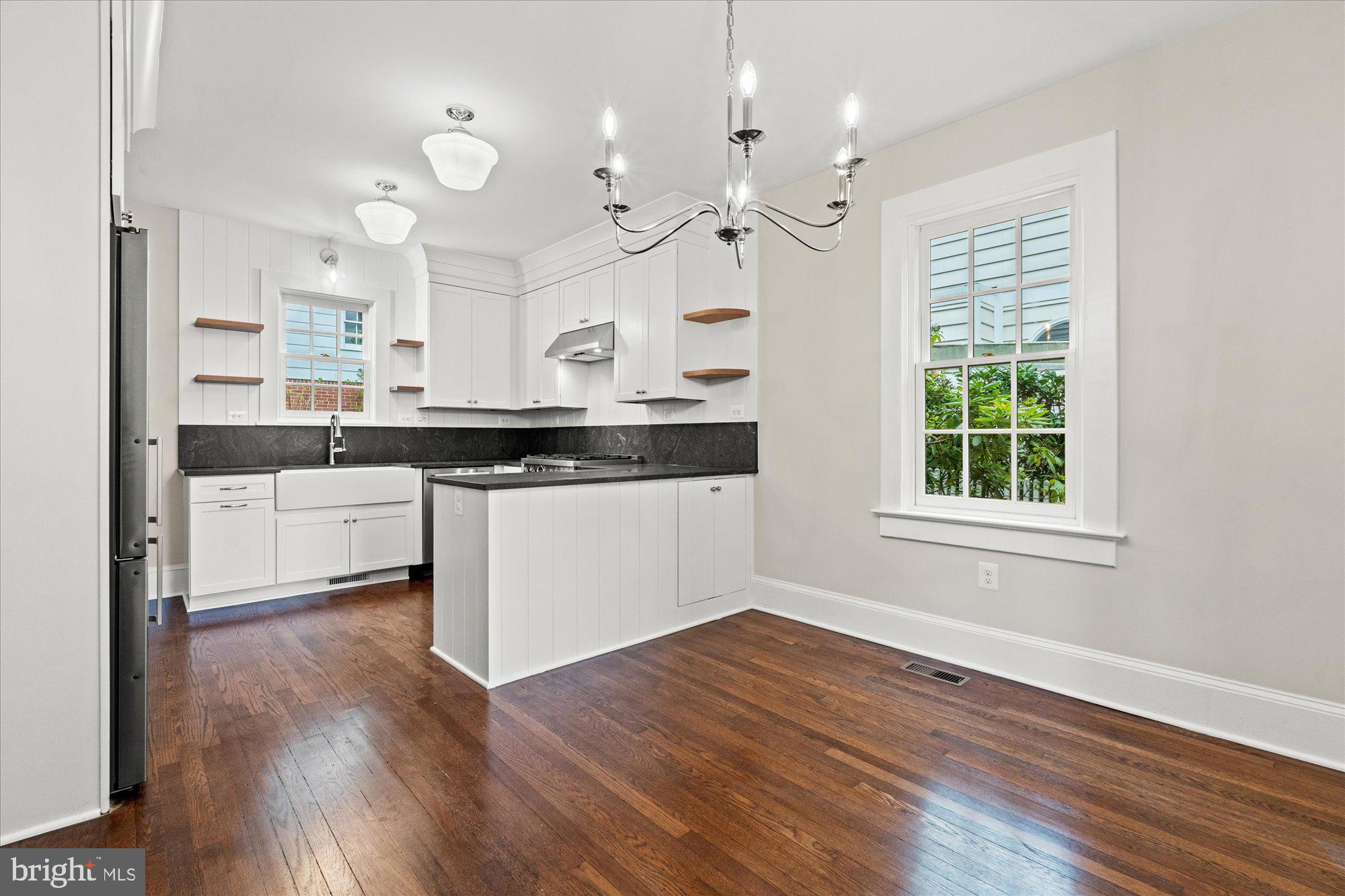 1504 Russell Road Alexandria, VA 22301 - Photo 9 of 27