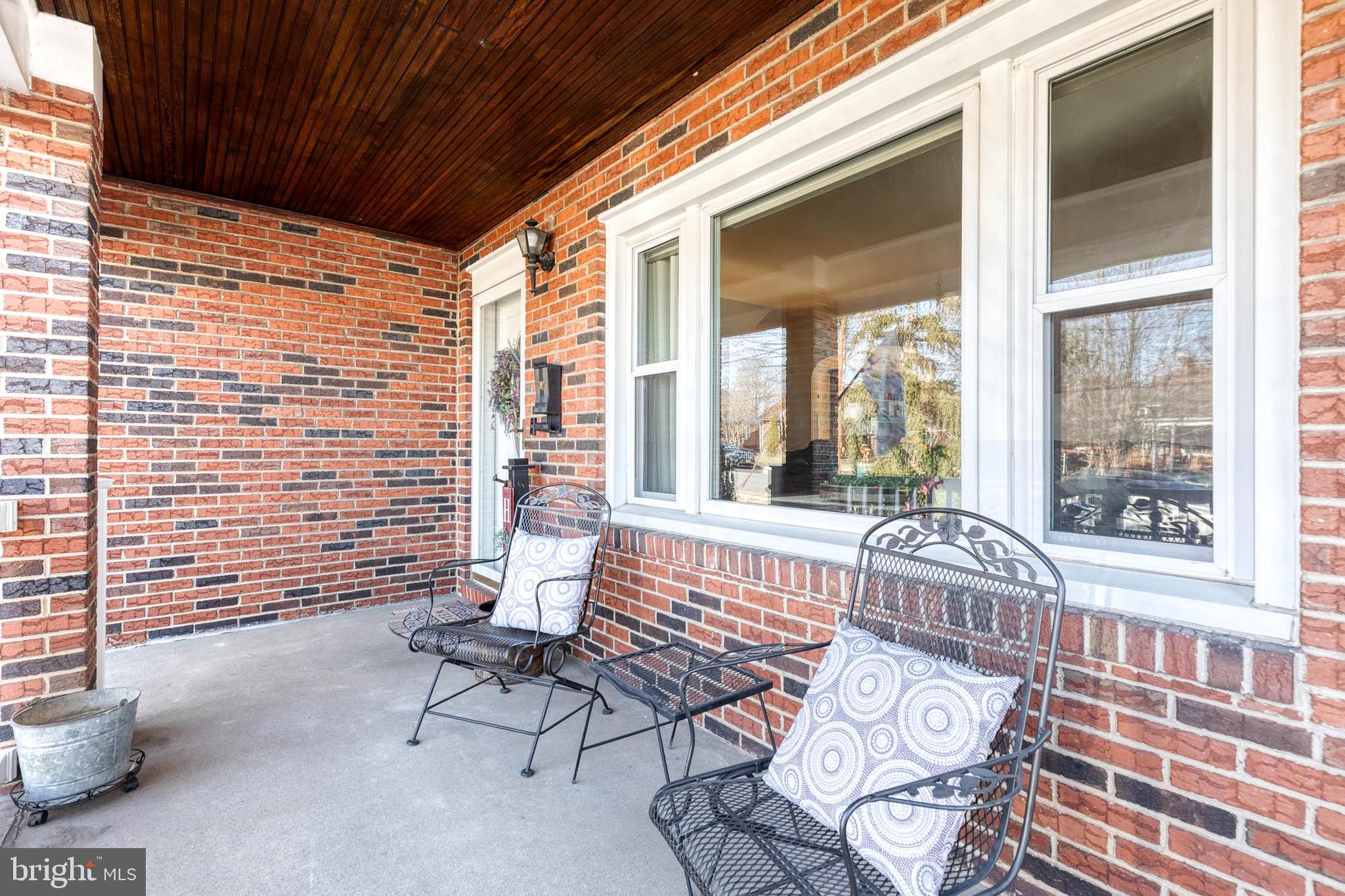 1911 Sunberry Road Dundalk, MD 21222 - Photo 5 of 38 a living room with furniture and a window