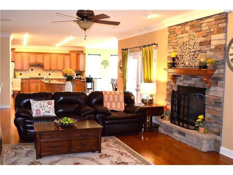 504 Kerrwood Road Pittsburgh, PA 15215 - Photo 11 of 25 Family Room.