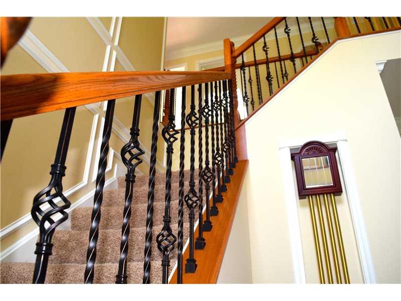 504 Kerrwood Road Pittsburgh, PA 15215 - Photo 13 of 25 Entry/Foyer.