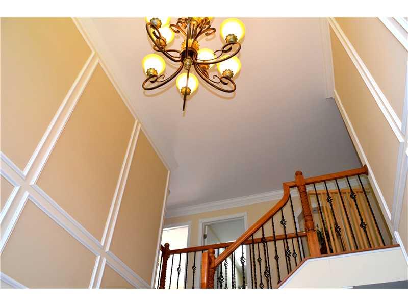 504 Kerrwood Road Pittsburgh, PA 15215 - Photo 15 of 25 Entry/Foyer.