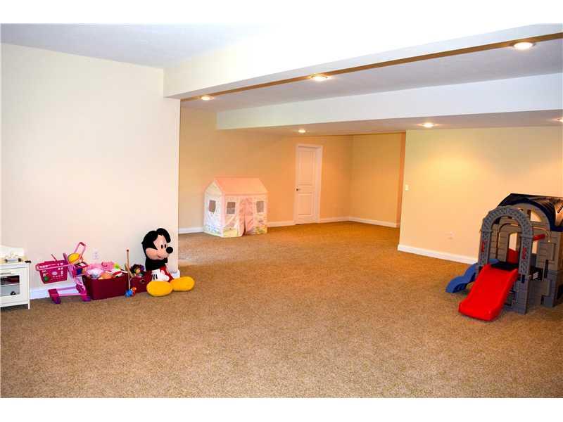 504 Kerrwood Road Pittsburgh, PA 15215 - Photo 20 of 25 Basement/Game Room.