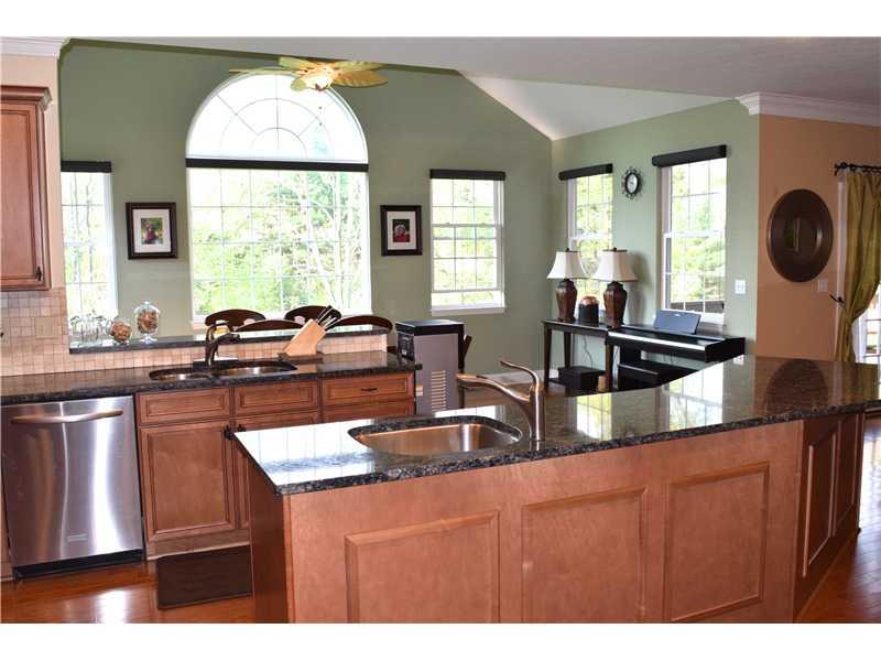 504 Kerrwood Road Pittsburgh, PA 15215 - Photo 3 of 25 Kitchen.
