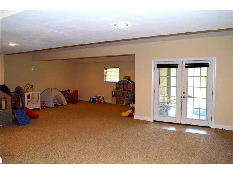 504 Kerrwood Road Pittsburgh, PA 15215 - Photo 21 of 25 Basement/Game Room.