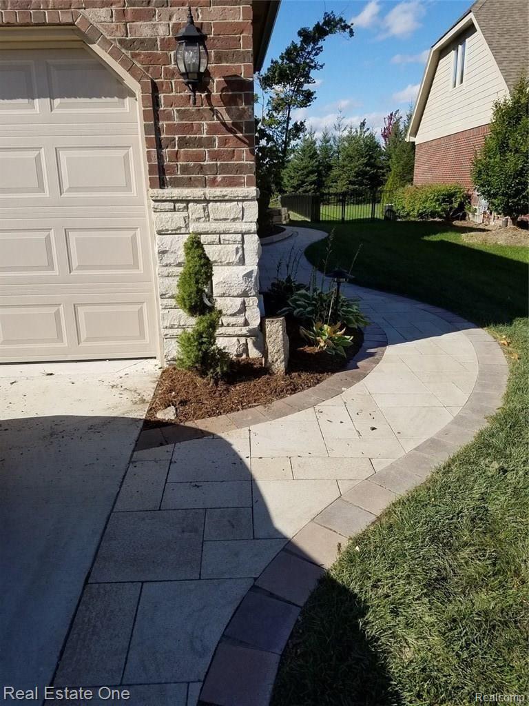 16235 Moore Park Road Macomb, MI 48044 - Photo 7 of 56 Scotss pictures.jpg