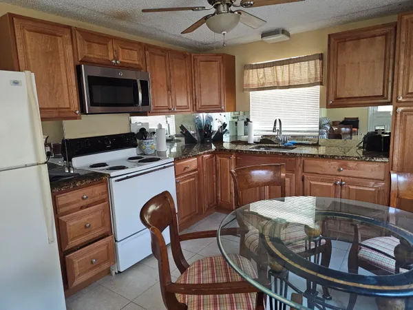 $1,400 | 1032 E Road, Unit 2, Loxahatchee Groves, FL 33470