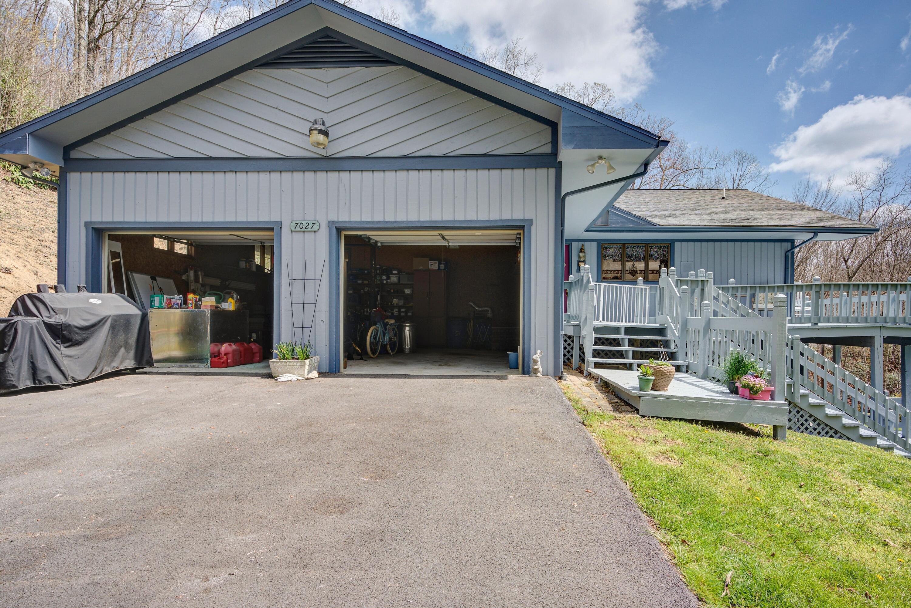 7027 Birchfield Road Wise, VA 24293 - Photo 23 of 61 garage view 2
