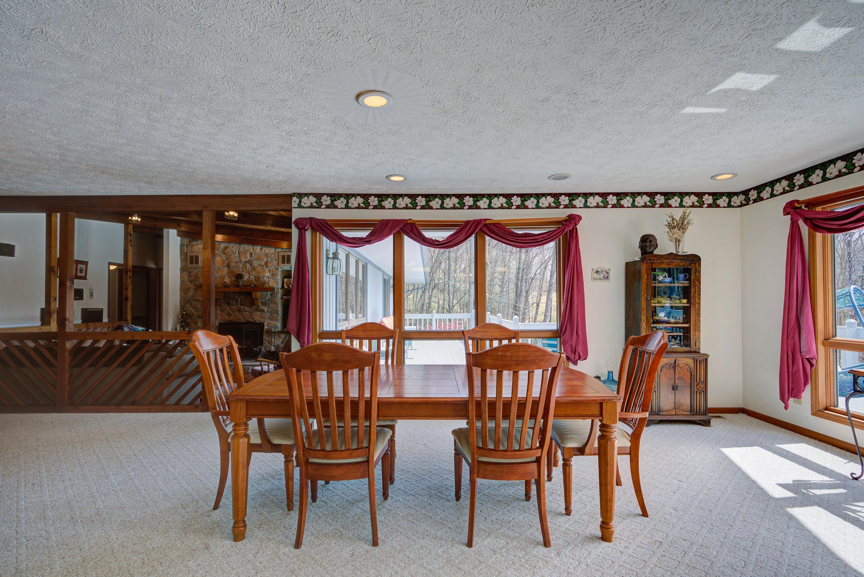 7027 Birchfield Road Wise, VA 24293 - Photo 32 of 61 dining room view