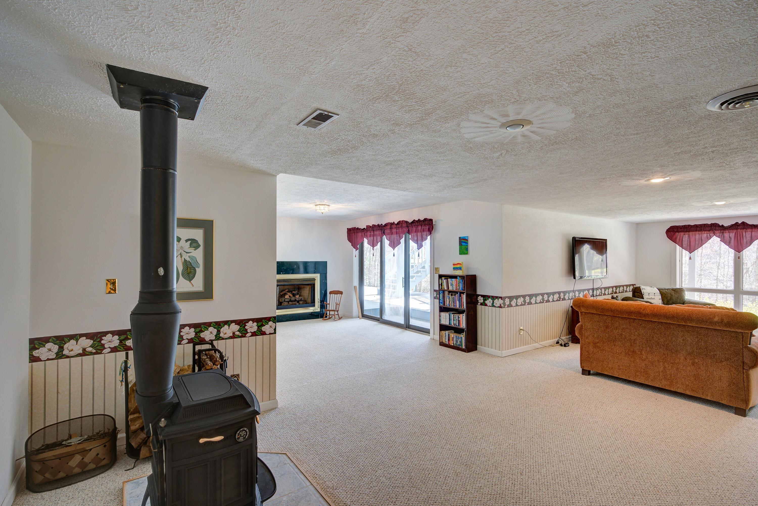 7027 Birchfield Road Wise, VA 24293 - Photo 52 of 61 downstairs guest