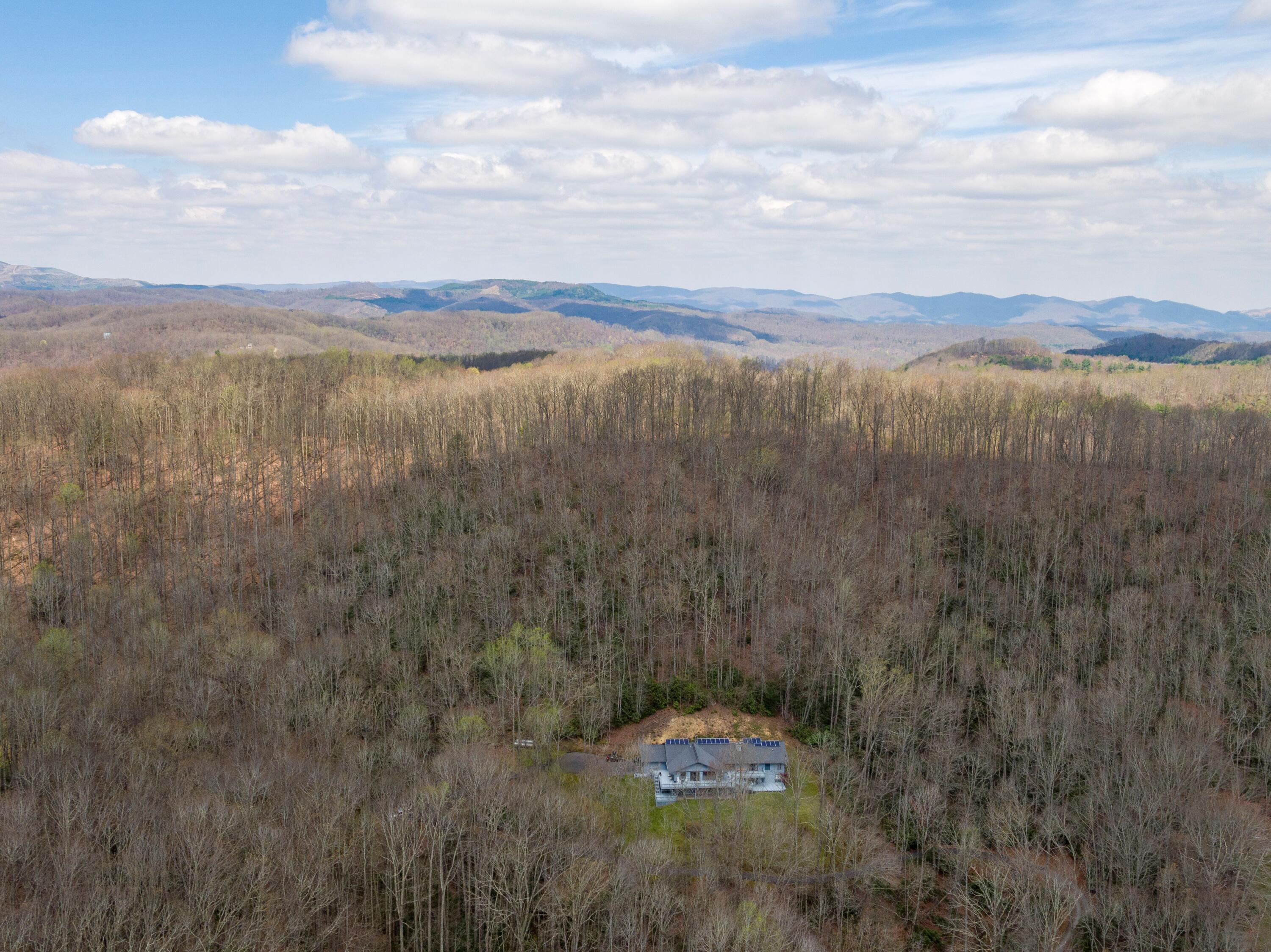 7027 Birchfield Road Wise, VA 24293 - Photo 8 of 61 view 9
