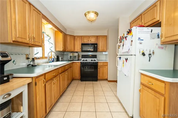$249,900 | 77 Patricia Drive, West Seneca, NY 14224