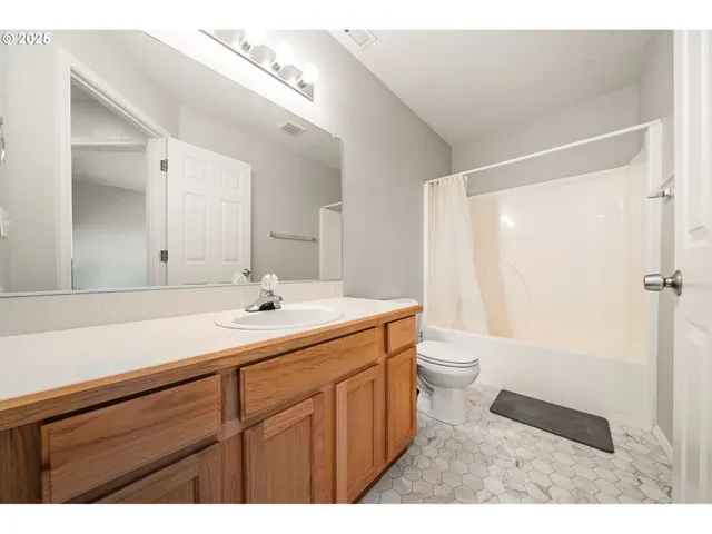 $379,000 | 7829 Northeast 24th Court, Vancouver, WA 98665