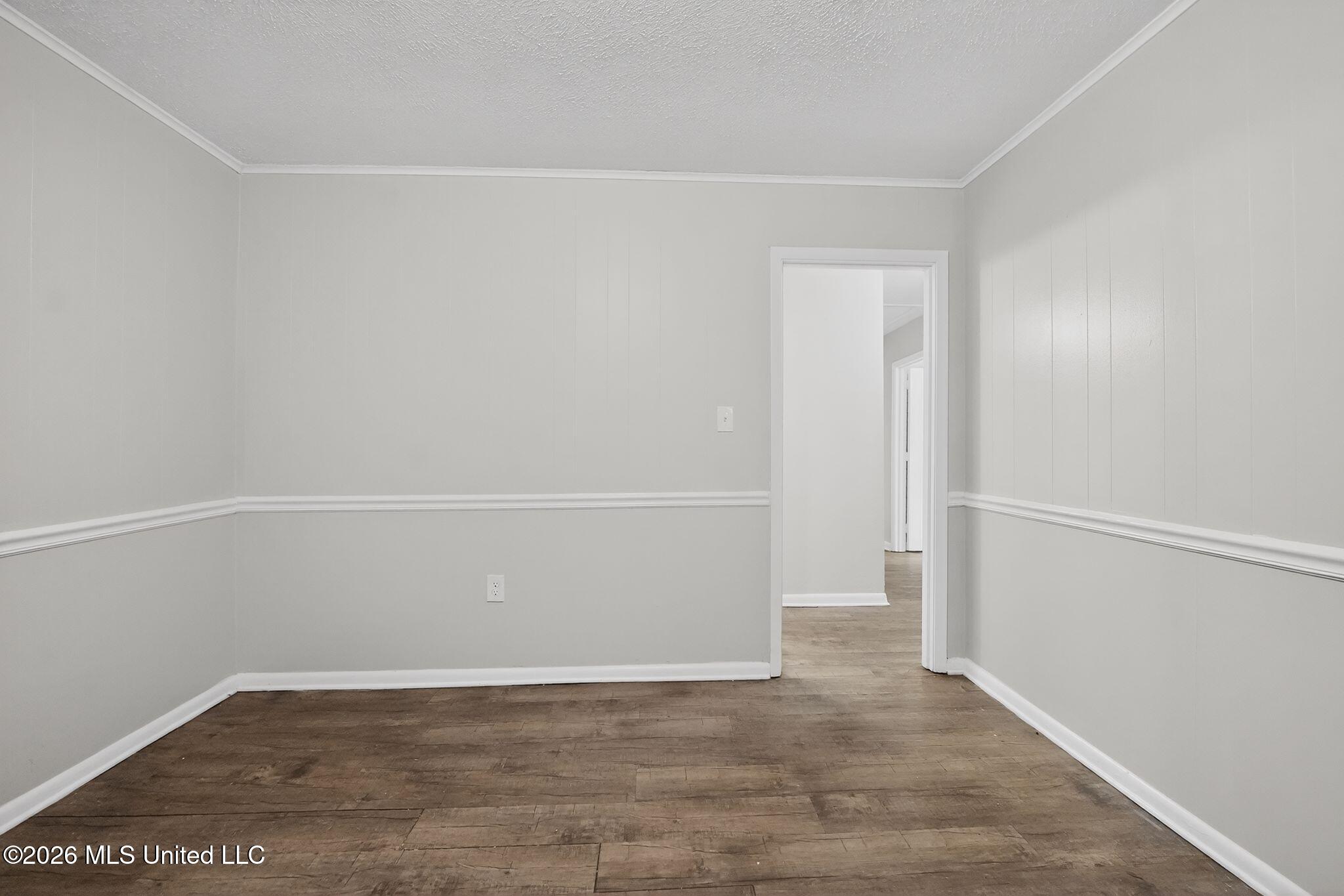 3045 Suncrest Drive Jackson, MS 39212 - Photo 16 of 39 10_3045_Suncrest_Dr_Jackson_MS_39212-Liv