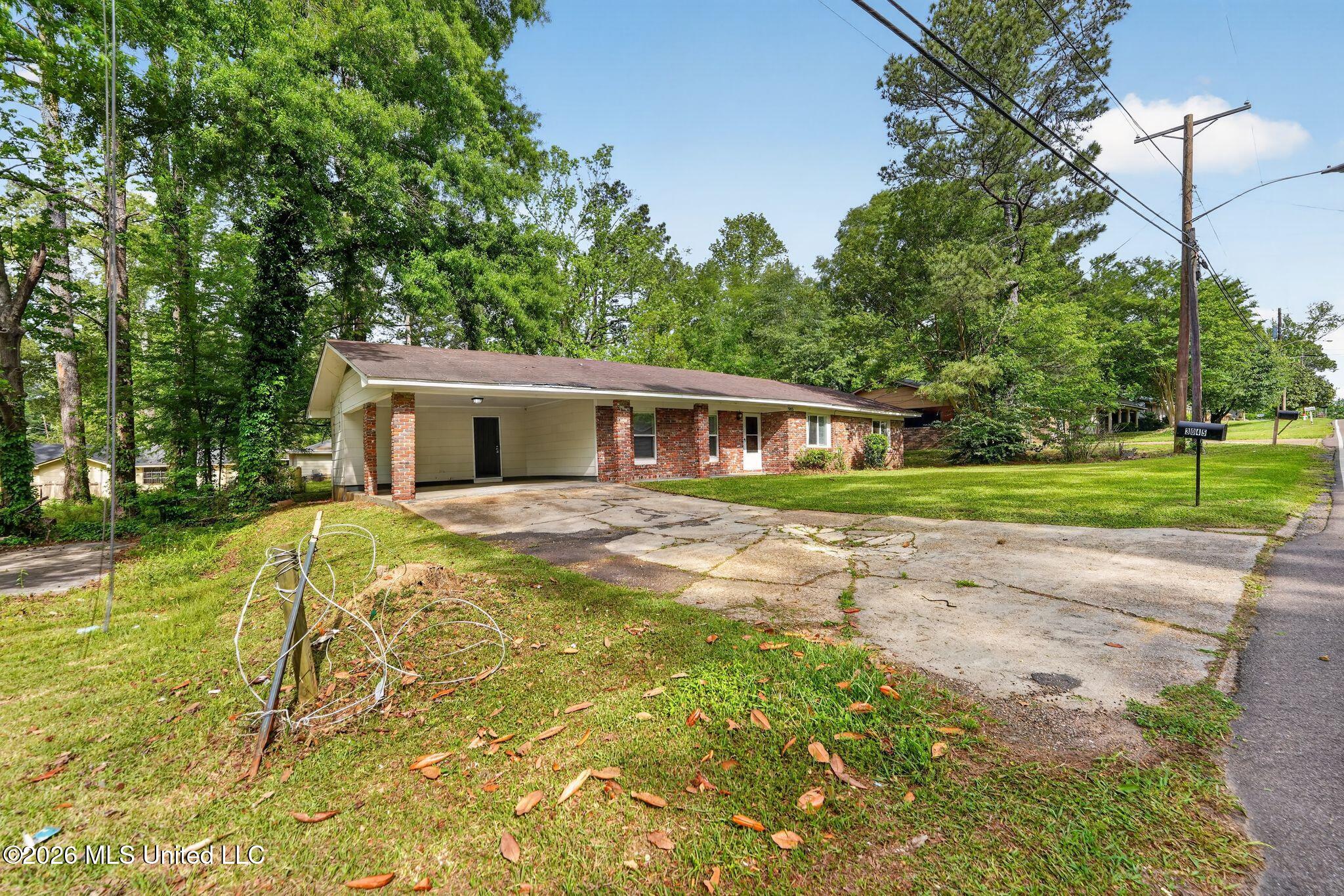 3045 Suncrest Drive Jackson, MS 39212 - Photo 2 of 39 02_3045_Suncrest_Dr_Jackson_MS_39212-Ext