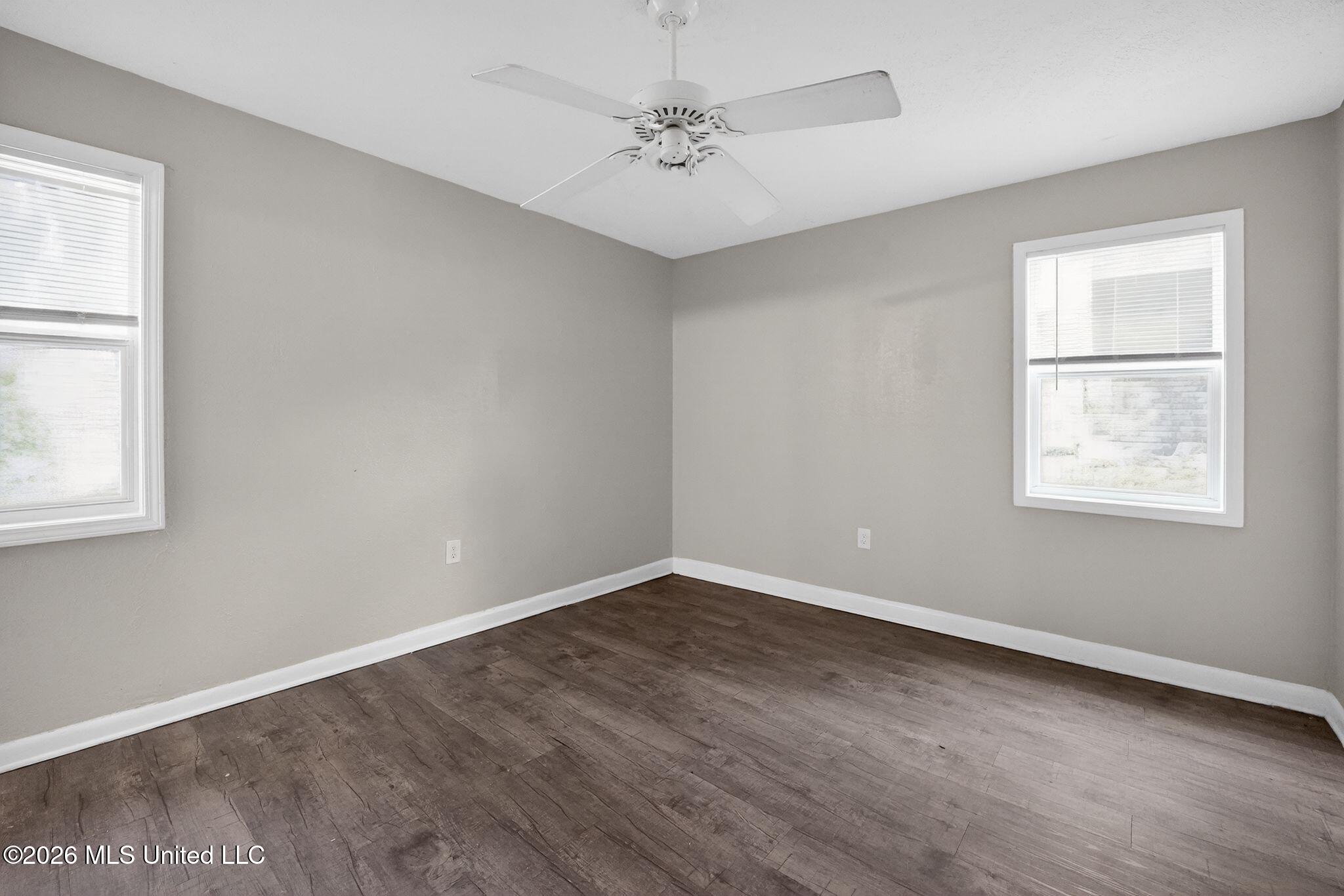3045 Suncrest Drive Jackson, MS 39212 - Photo 24 of 39 19_3045_Suncrest_Dr_Jackson_MS_39212-Liv