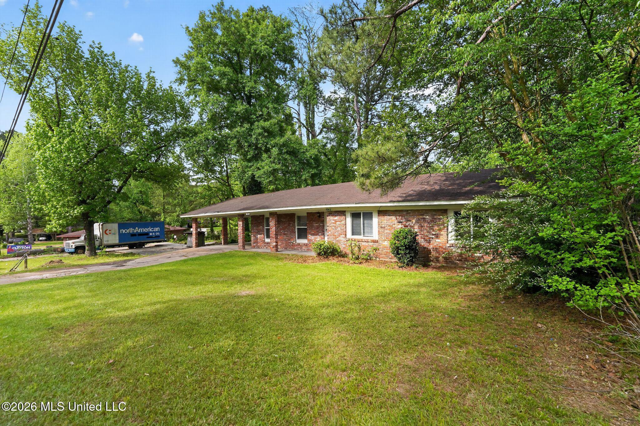 3045 Suncrest Drive Jackson, MS 39212 - Photo 3 of 39 03_3045_Suncrest_Dr_Jackson_MS_39212-Ext
