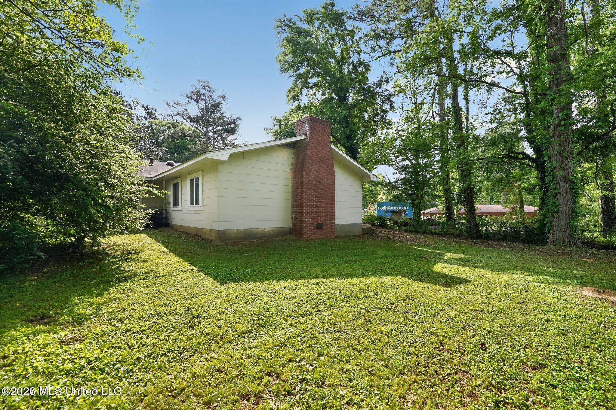 3045 Suncrest Drive Jackson, MS 39212 - Photo 38 of 39 04_3045_Suncrest_Dr_Jackson_MS_39212-Ext