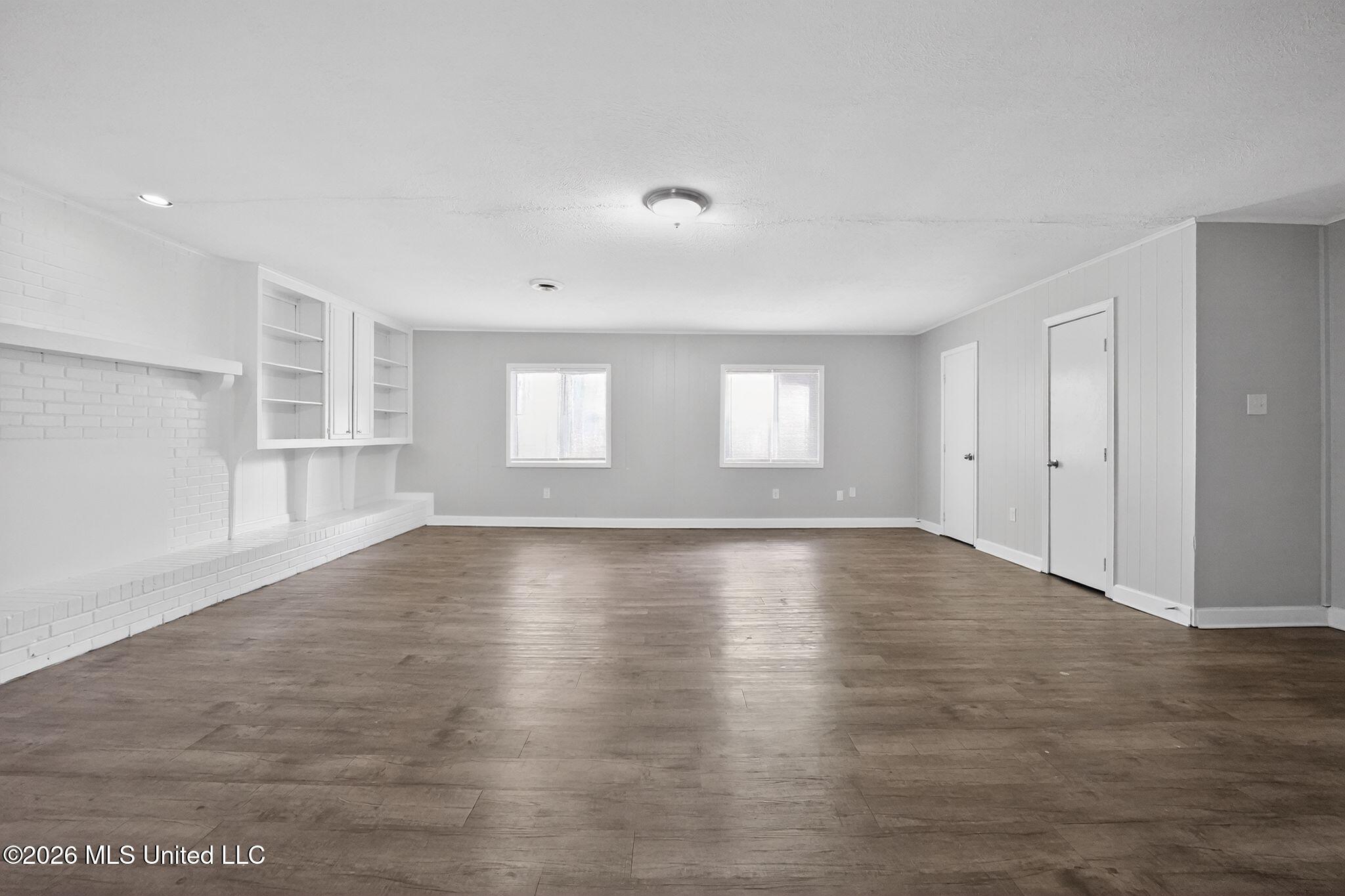 3045 Suncrest Drive Jackson, MS 39212 - Photo 6 of 39 25_3045_Suncrest_Dr_Jackson_MS_39212-Liv