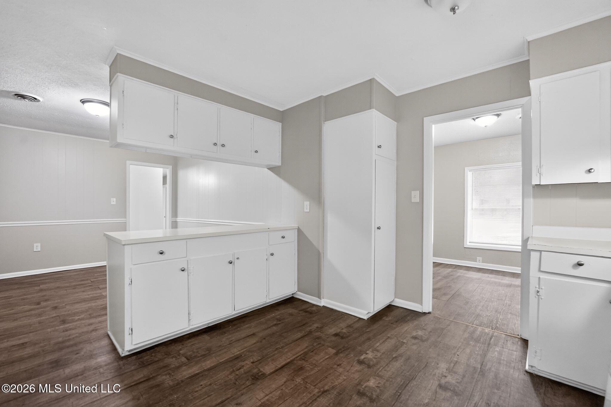 3045 Suncrest Drive Jackson, MS 39212 - Photo 10 of 39 28_3045_Suncrest_Dr_Jackson_MS_39212-Kit