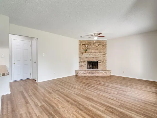 $1,850 | 1108 Briar Court, Benbrook, TX 76126