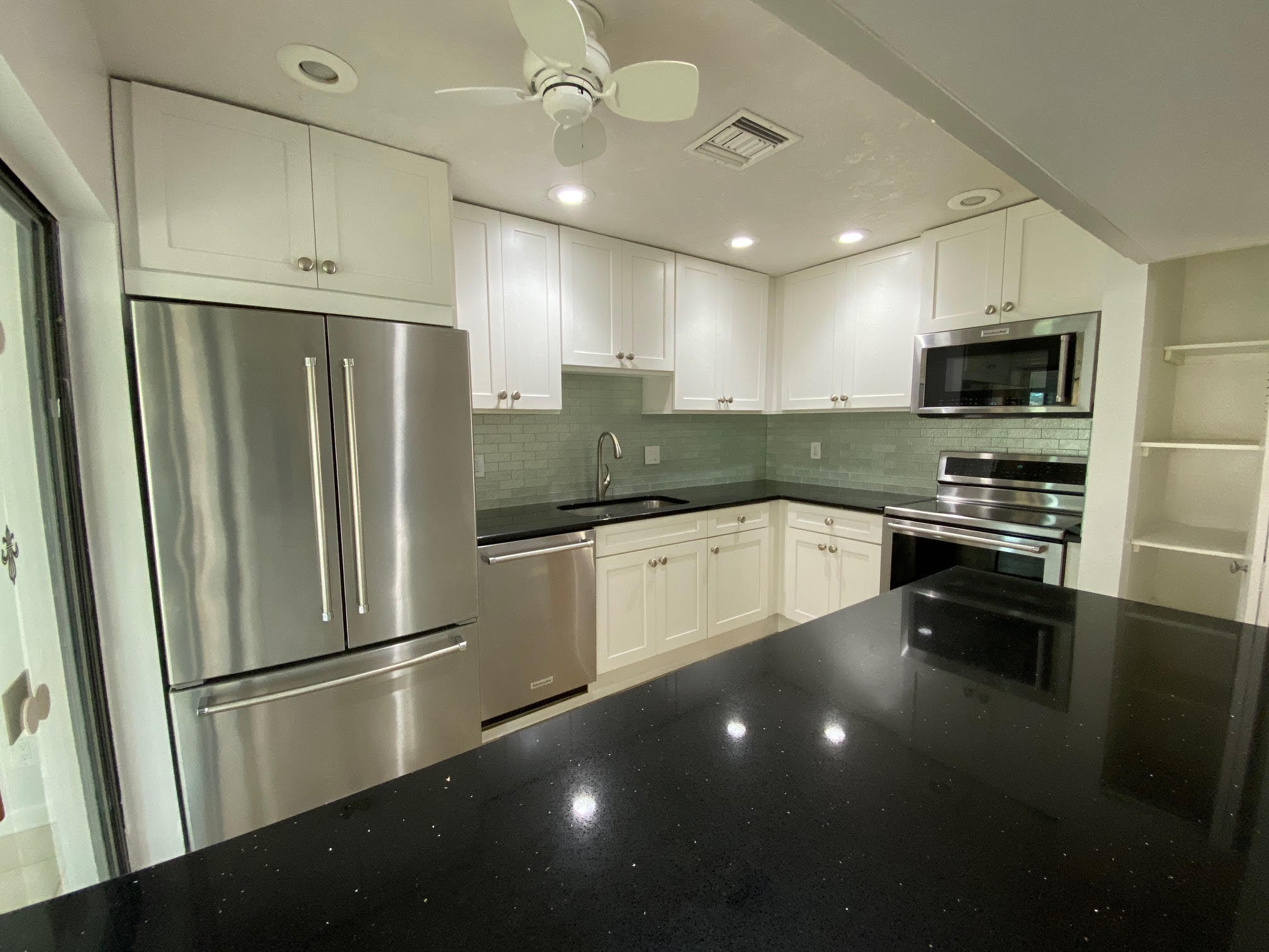 5225 Minto Road Boynton Beach, FL 33472 - Photo 3 of 17 Brand New Kitchen!