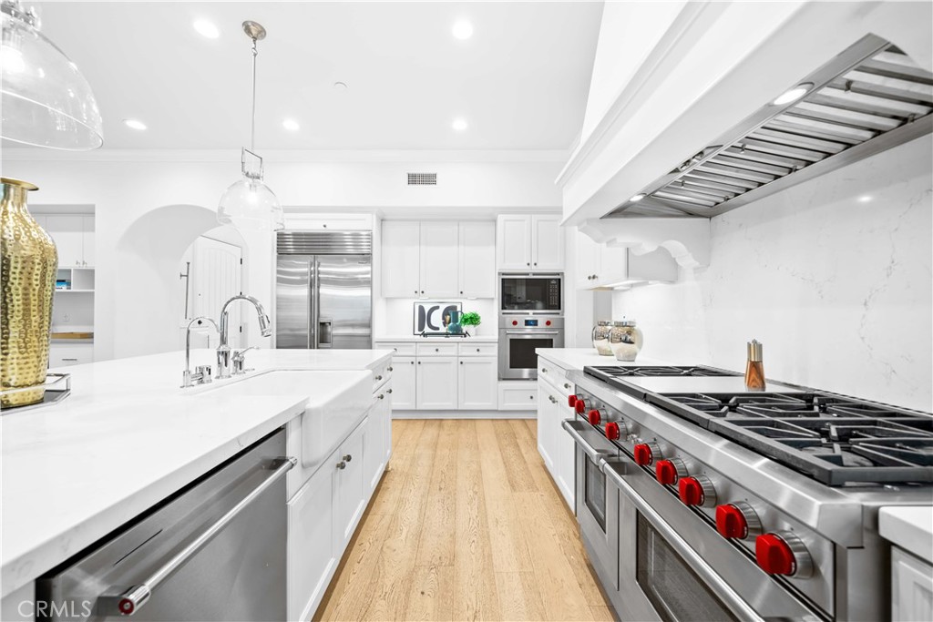 26 Lowland Irvine, CA 92602 - Photo 21 of 62 Kitchen