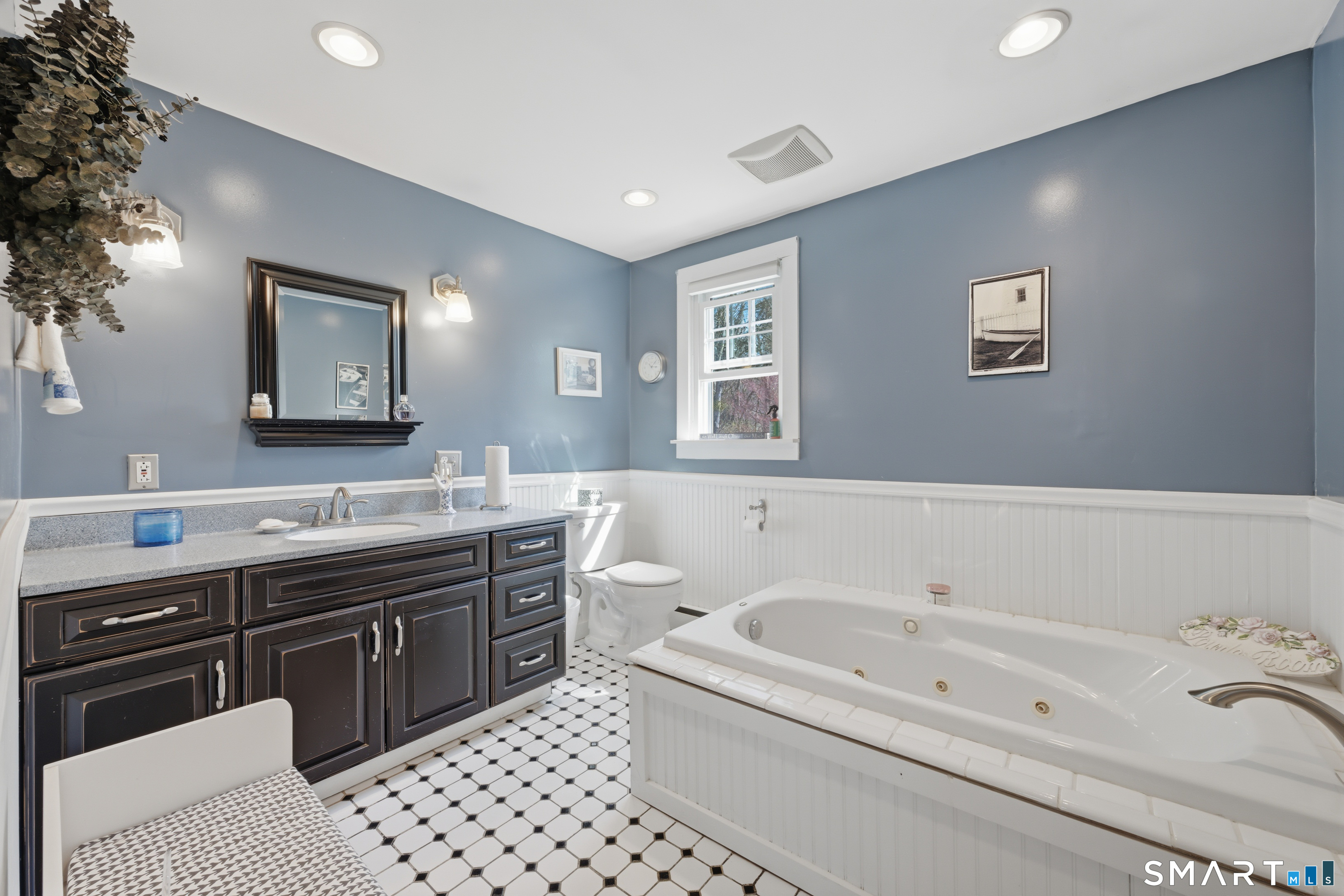 8 Windward Lane Ledyard, CT 06339 - Photo 17 of 37 Main Floor Bathroom