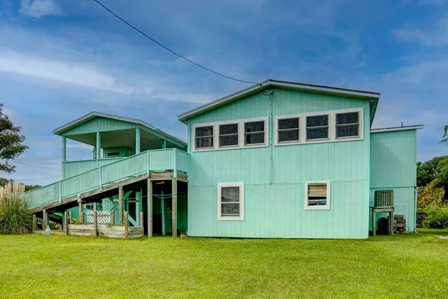 $369,900 | 40088 Harbor Road, Avon, NC 27915