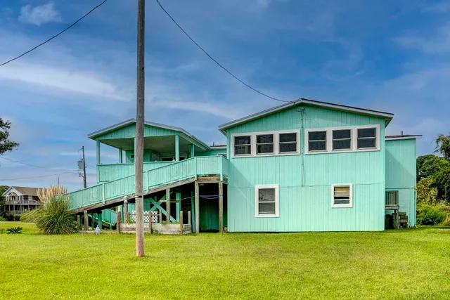 $369,900 | 40088 Harbor Road, Avon, NC 27915