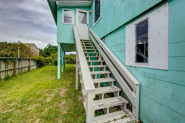 $369,900 | 40088 Harbor Road, Avon, NC 27915