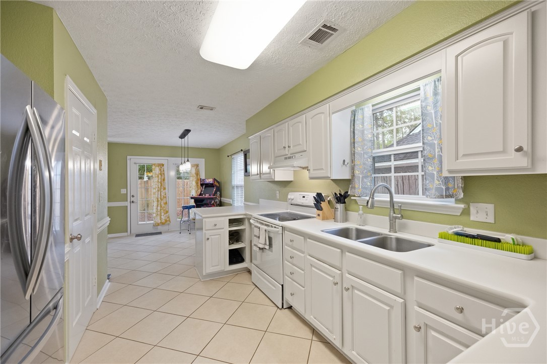 6 Barons Way Savannah, GA 31419 - Photo 8 of 28