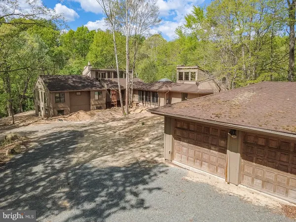 a view of a house with a outdoor space